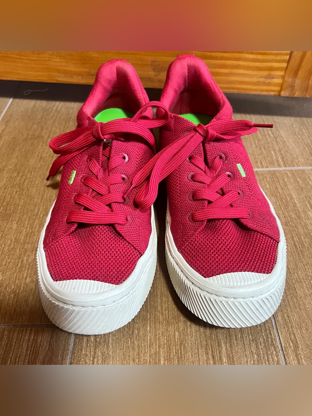 Cariuma IBI Low Light Red Sustainable Recycled Knit Shoes Sneakers Size 8